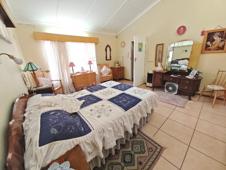 5 Bedroom Property for Sale in Generaal De Wet Free State